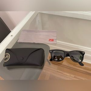 Ray-Ban Original Classic Wayfarer in Black